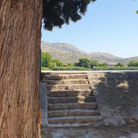 別荘 House - Dvori Vlahovici *