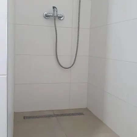 بيت للعطل House - Dvori Vlahovici *