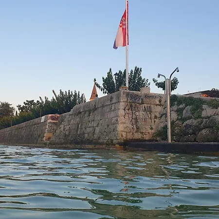 House - Dvori Vlahovici 別荘