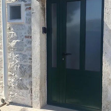 بيت للعطل House - Dvori Vlahovici