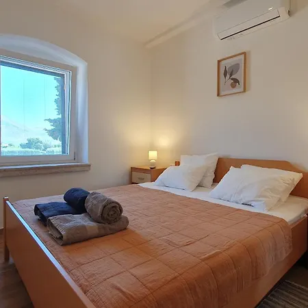 House - Dvori Vlahovici