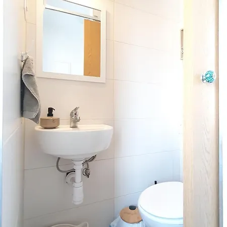 House - Dvori Vlahovici بيت للعطل