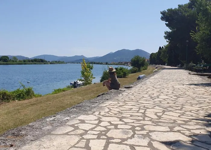 House - Dvori Vlahovici Opuzen (Dubrovnik-Neretva)